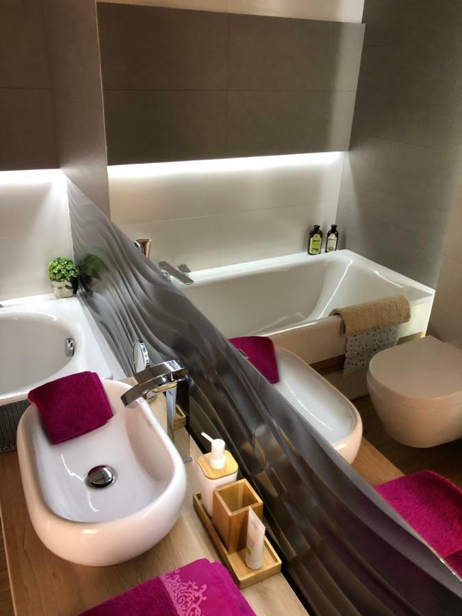 Apartamenty Lazurowy I Sloneczny Z Darmowym Parkingiem Strzezonym Еленя-Гура Экстерьер фото